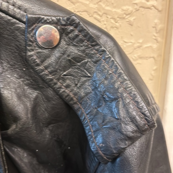 Vintage Harley Davidson jacket has some miles in it,something splattered on it - Picture 5 of 7